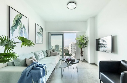 Tel Aviv Apartment | Opulent Ease 2BR Apt in Midtown High-Tech Complex - Sea & City Views