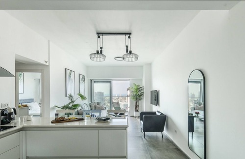 Tel Aviv Apartment | Opulent Ease 2BR Apt in Midtown High-Tech Complex - Sea & City Views