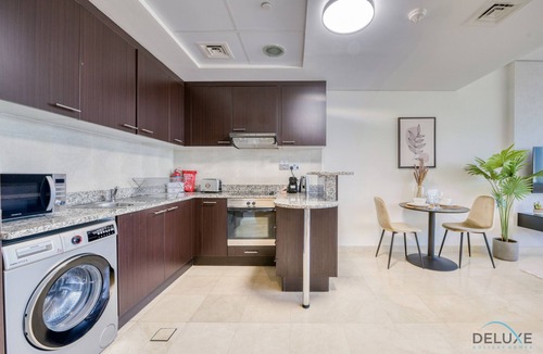 Bur Dubai Apartment | Opulent Studio at Sky Gardens DIFC by Deluxe Holiday Homes