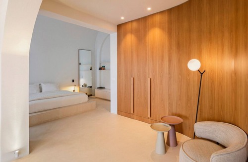 Agios Georgios Hotel | Orabel Suites
