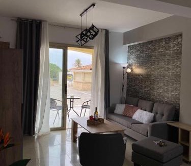 Paphos Apartment | Oracle Exclusive Resort Alena 4