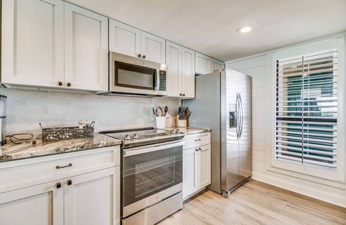 Orange Beach East Condo | Orange Beach 2BR Sleeps 8 Pool Boat Access
