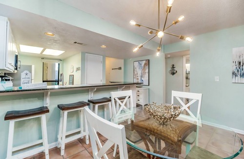Orange Beach East Condo | Orange Beach 2BR Sleeps 6 Bayside Boat Slips