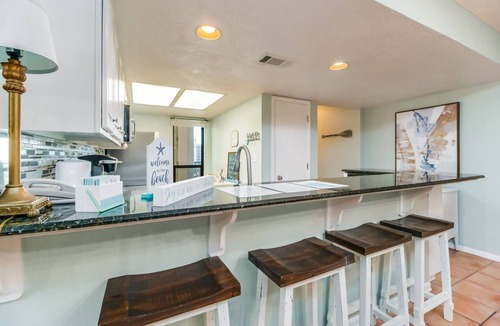 Orange Beach East Condo | Orange Beach 2BR Sleeps 6 Bayside Boat Slips