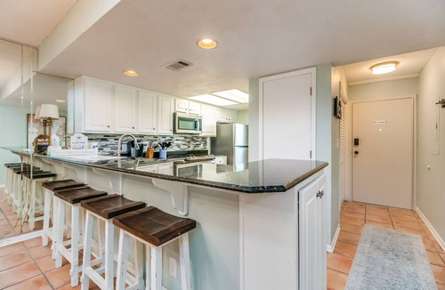 Orange Beach East Condo | Orange Beach 2BR Sleeps 6 Bayside Boat Slips