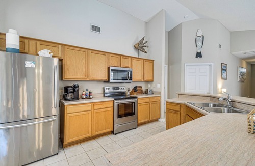 Orange Beach Cottage | Orange Beach Home w/Hot Tub < 2 Mi to The Wharf