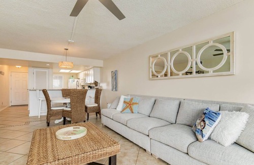 Orange Beach East Condo | Orange Beach - Old River Views - Boat Slips - 2BR Bayside Condo
