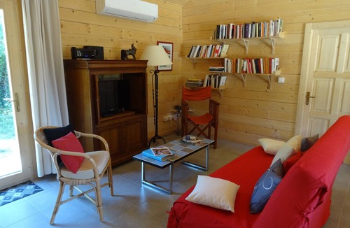 Orange Cottage | ORANGE in the countryside cosy cottage in property, SPA swimming pool air conditioning wifi parking