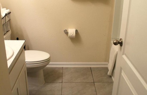 OakLeaf Plantation Apartment | Orange Park Townhome Vacation Rental with Patio!