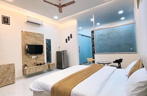 Wadgaon Villa | Orange Villa