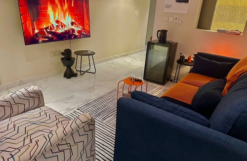Hera Street Apartment | Orbitnet JEDM2