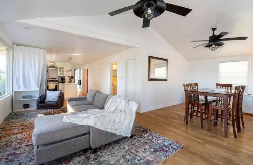 Richmond Beach Apartment | Orca Haven - 2BR with Scenic Views in Richmond Beach