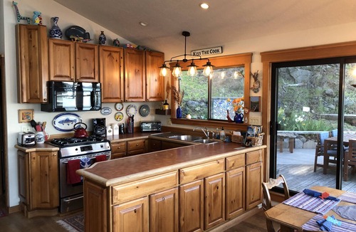 Eastsound House | Orcas Island Waterfront Home, Spectacular Views & Wildlife, Privately Sleeps 6