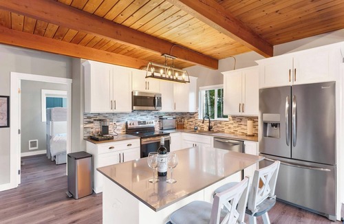 Grapeview House | Orchard Beach Oasis