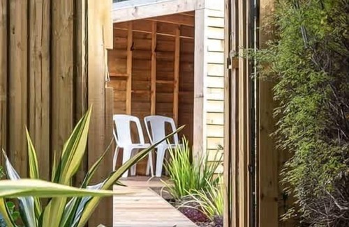 Yallingup Siding House | Orchard Cottage—Romantic Bushland Retreat w/Sauna