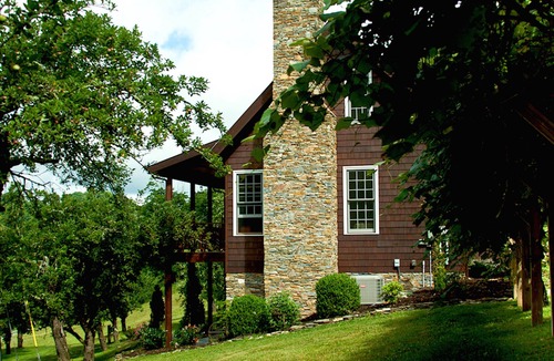 Lansing Cottage | Orchard Cottage @ Old Orchard Creek Farm - Hiking, Views, Family Friendly