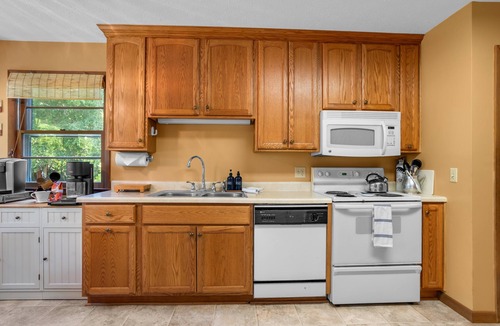 Flat Rock House | Orchard Ridge Retreat