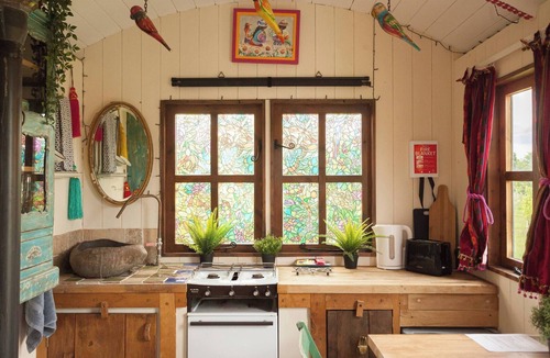 Henfield Cabin | Orchard View Shepherds Hut
