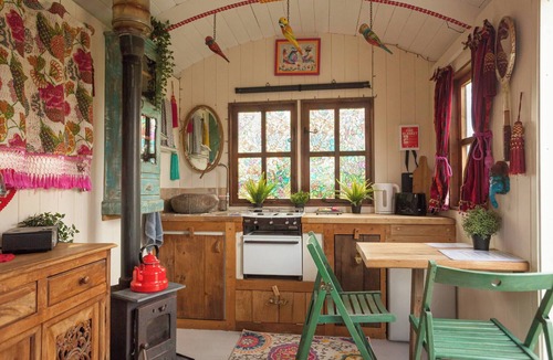 Henfield Cabin | Orchard View Shepherds Hut