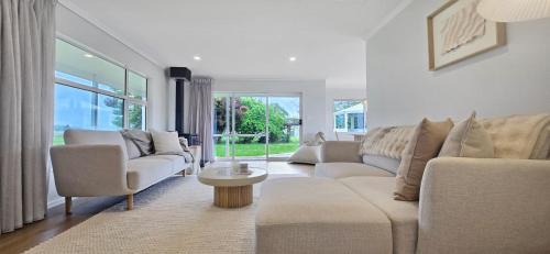 Riwaka Villa | Orchard View Villa - Gateway To Abel Tasman