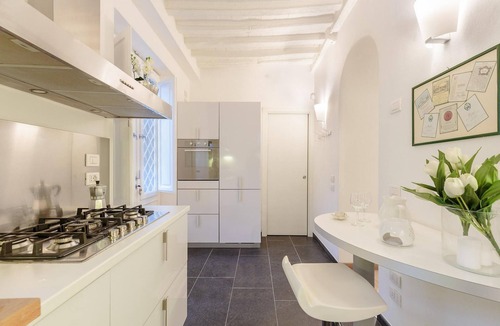 Lucca Historical Center Apartment | Orchidea Bianca Apartment