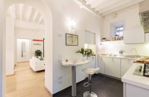 Lucca Historical Center Apartment | Orchidea Bianca Apartment
