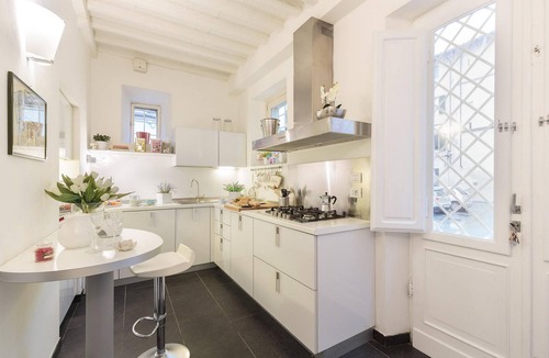 Lucca Historical Center Apartment | Orchidea Bianca Apartment