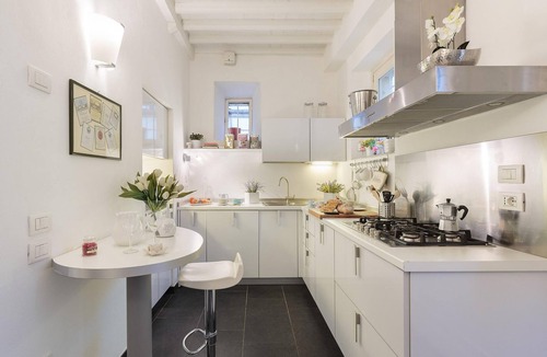Lucca Historical Center Apartment | Orchidea Bianca Apartment