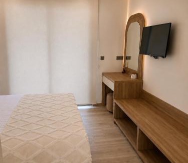 Side Apartment | Oregano Side Select