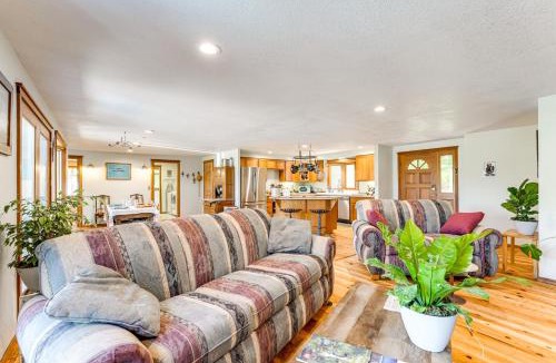 Marcola House | Oregon Farmhouse Hideaway on 53 Acres