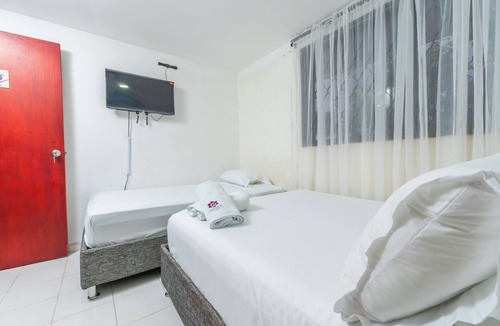 Urbanizacion Eliana Hostel | Oresca Hostel