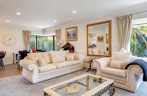 Orewa House | Orewa Beachside Escape - Backyard & BBQ