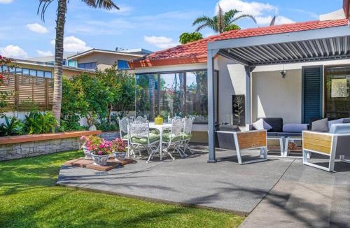 Orewa House | Orewa Beachside Escape - Backyard & BBQ