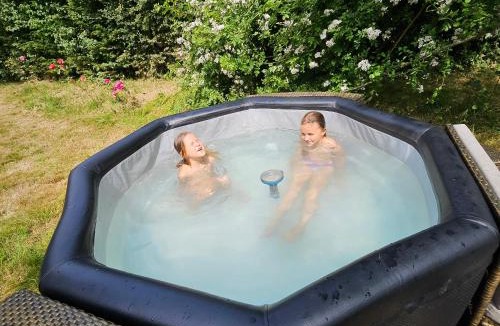 Trepied House | Orfea s home - maison de charme, petite piscine jacuzzi, Lyons-la-Forêt