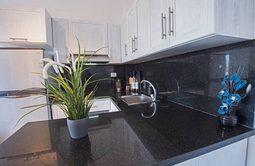 Al Ahyaa Apartment | Orfi/Charming 1bedroom seaview/wifi apt in resort
