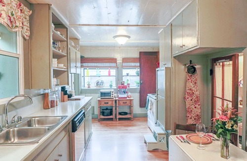 Idyllwild Cabin | Original 1927 Dairy Manor, Charming, 4 Bedroom, 2 Bath, Walk to Town, Hot tub