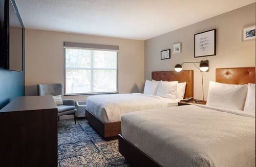 Florida Central Atlantic Coast Hotel | Orlando Convention Center Queen Suite w/gym, pool