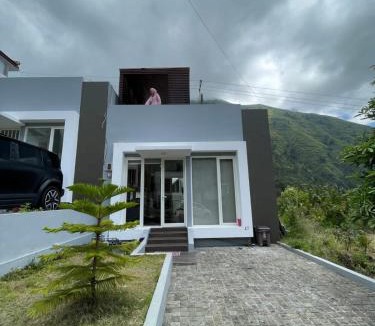 Ngadisari Villa | Orlando Hill Villa