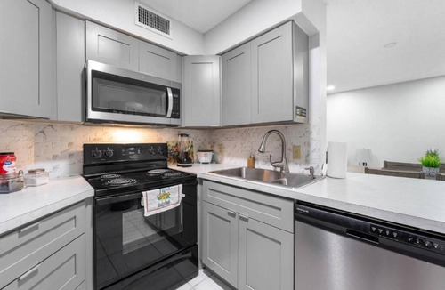 Ventura Apartment | "Orlando Magic at 3697 Vacation Apartment: Your Getaway!"