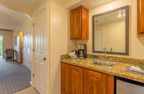 Williamsburg Apartment | Orlando | Orlando Golf Retreat | Pool & Golf