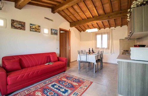 Colle di Compito Villa | Orlando, private pool house, A/C, WiFi. Lucca.