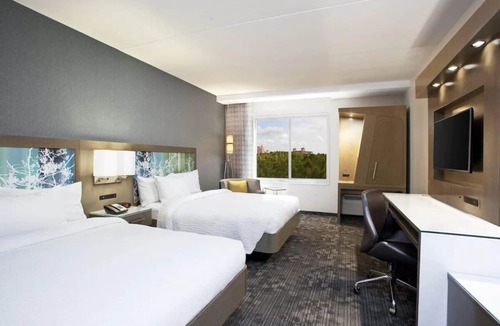 Orlando Hotel | Orlando Stay | Near Grande Lakes | 1 King Bed