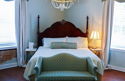 Destrehan Bed & Breakfast | Ormond Manor