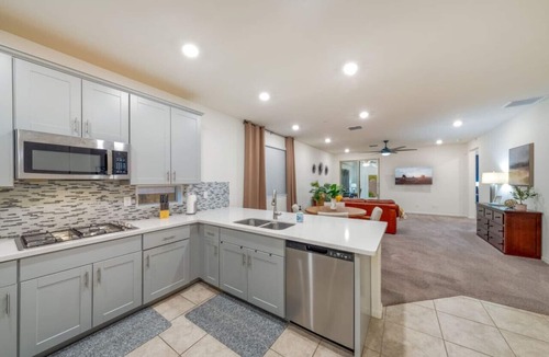 Casas Adobes House | Oro Valley/Garage/2 BR 2BA/Office/Fenced