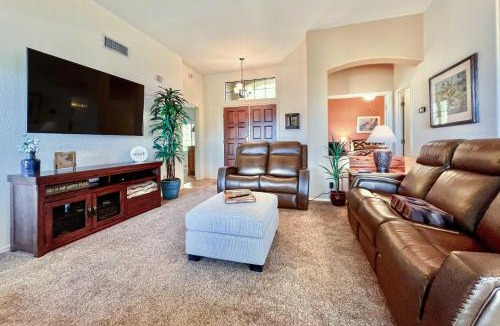 El Conquistador House | Oro Valley Getaway w/Patio, BBQ & Mountain Views!