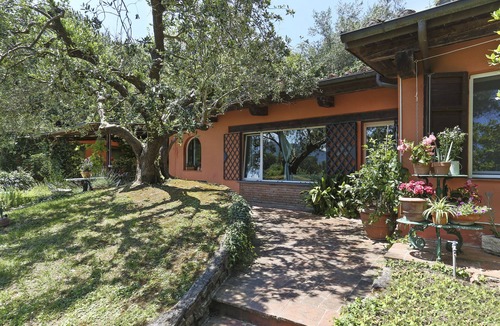 Arliano House | Orpheus House in a splendid estate with a pool on the hills of Lucca