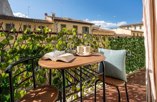 Ricorboli Apartment | Orsini Apartment with balcony and free parking