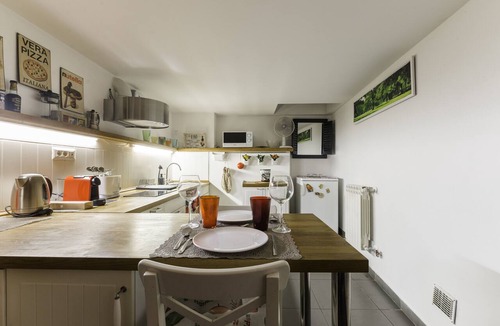 Rione XI Sant'Angelo Apartment | Orsini Palace