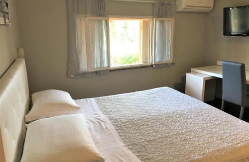 Quartiere XX Ardeatino Hotel | Orto Di Roma