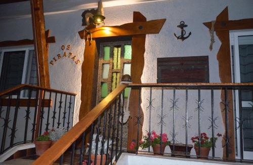 Charneca de Caparica e Sobreda Hotel | Os Piratas